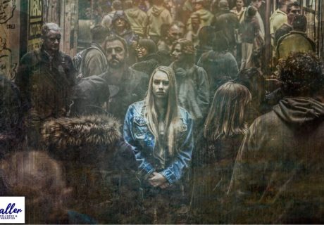 woman alone in a crowd to illustrate social anxiety article