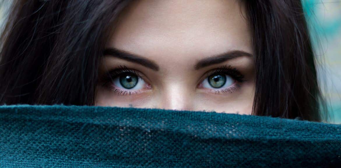 emdr and blast technique - a close up of a woman's eyes
